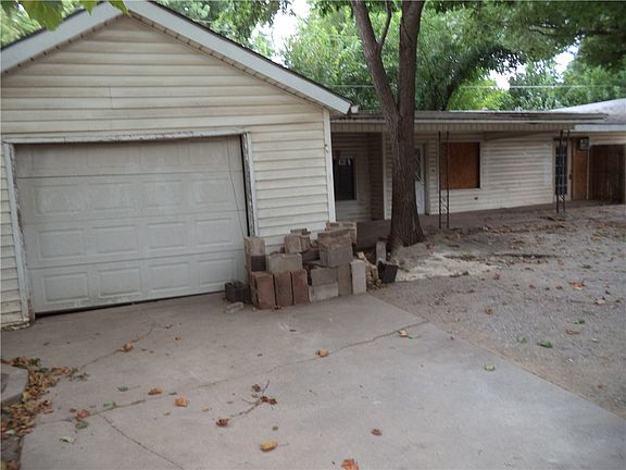 4th image of 701 N Rockwell Ave