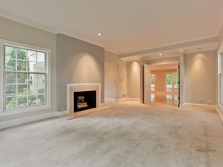 427 N Sheridan Rd — Photo 8