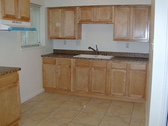 5th image of 1762 E Dorothy Ln