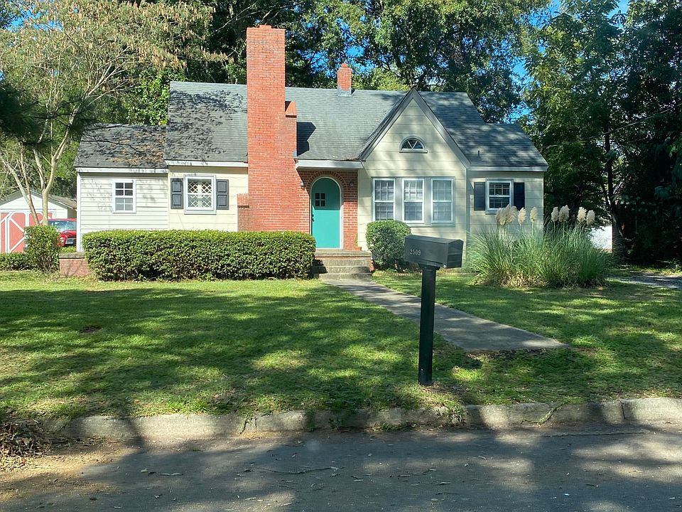 1st image of 2509 E 4th St