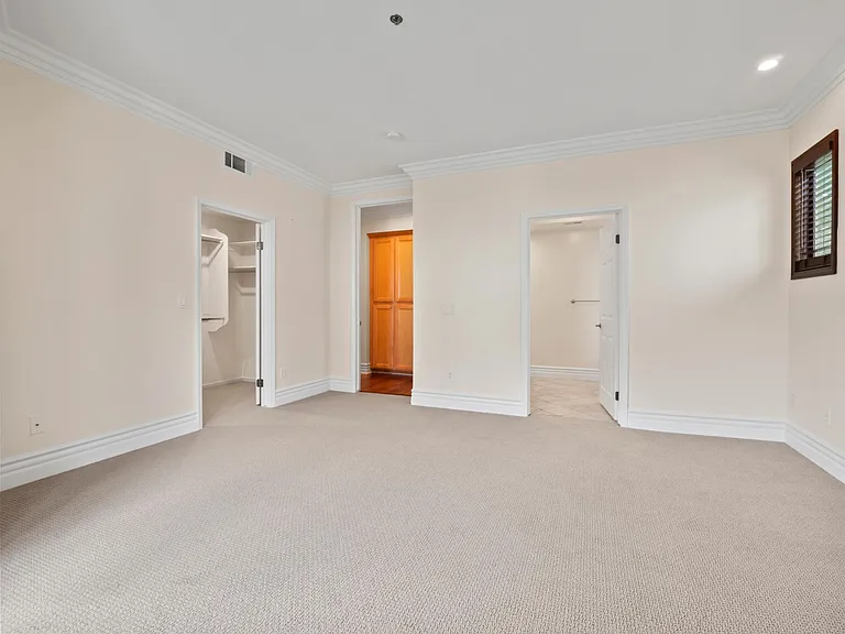 10364 Almayo Ave #201 — Photo 33