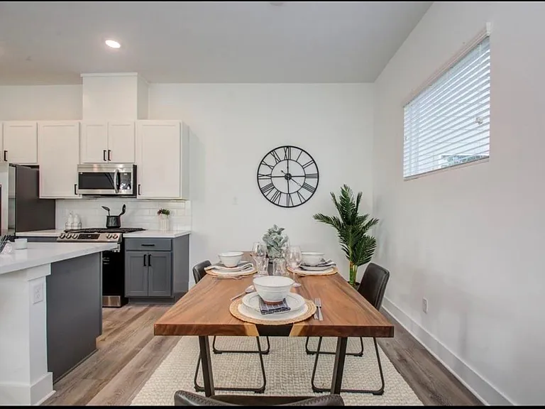778 W Tidwell Rd #I — Photo 10