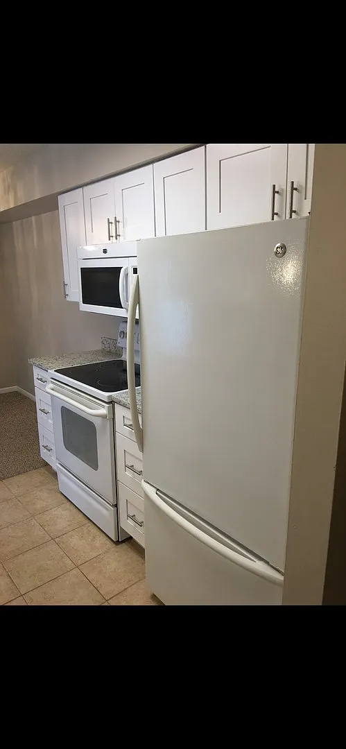 2 bed, 1.5 bath, 1100 sqft, $2,500 — Photo 4