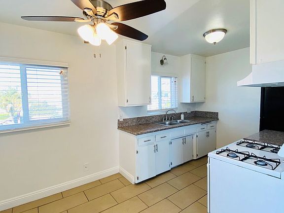 3rd image of 320 E Hyde Park Blvd APT 7