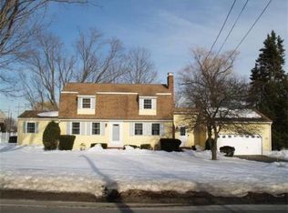 52 Park Rd, Chelmsford, MA 01824