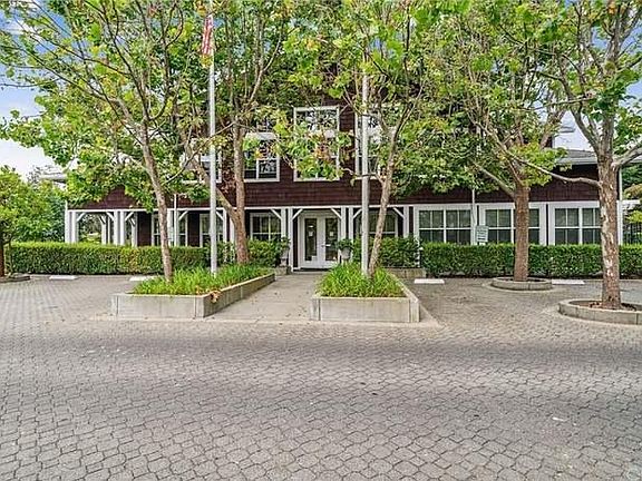 3rd image of 238 Marina Lakes Dr