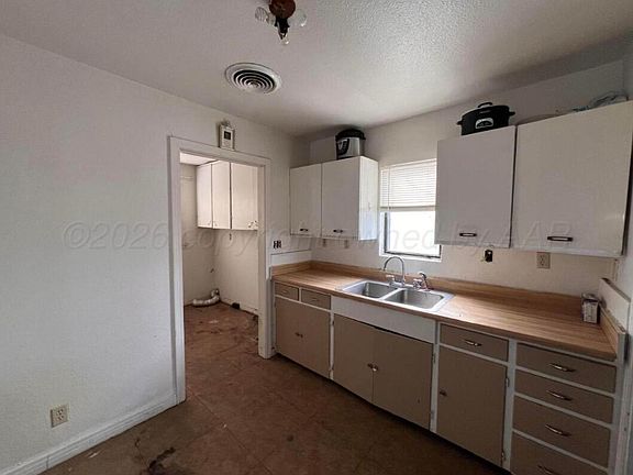 3rd image of 427 Clark Ave