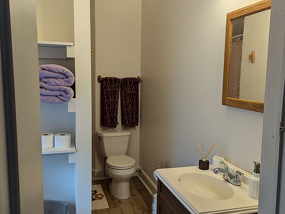 4th image of 2800 W Franklin St #B