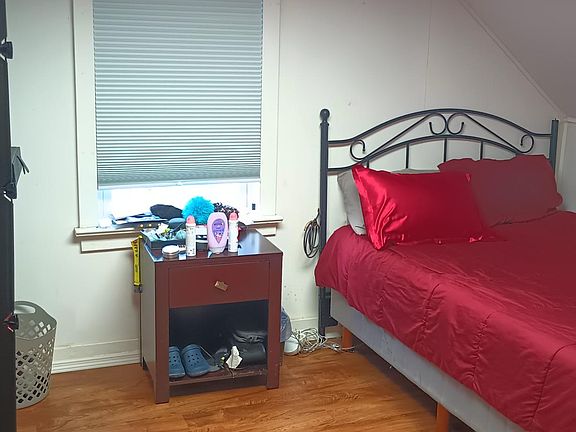 3rd image of 7 Brook St