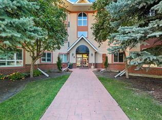 30 W Sierra Morena Lndg SW #240, Calgary, AB T3H5H2