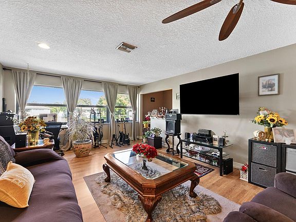4th image of 3122 SW 20th Terrace #25b2