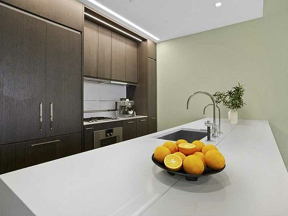 4th image of 301 E 50th St APT 4C