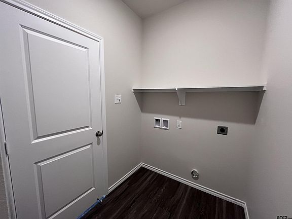 4th image of 122 Blue Bird Ln