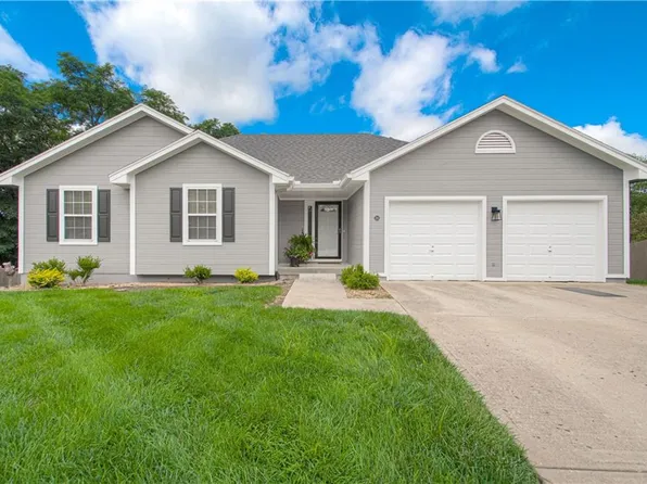 216 NW 107th St, Kansas City, MO 64155