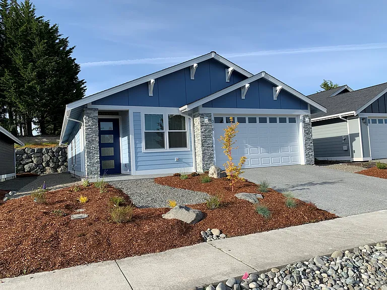 310 Lofgrin Rd — Photo 2