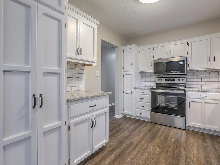 6725 NW Hilldale Dr — Photo 13