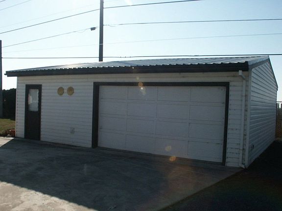2nd image of 113 Schilling Dr