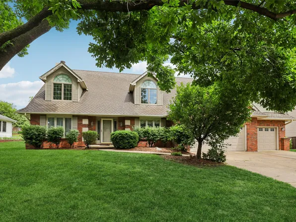 809 58th St, West Des Moines, IA 50266