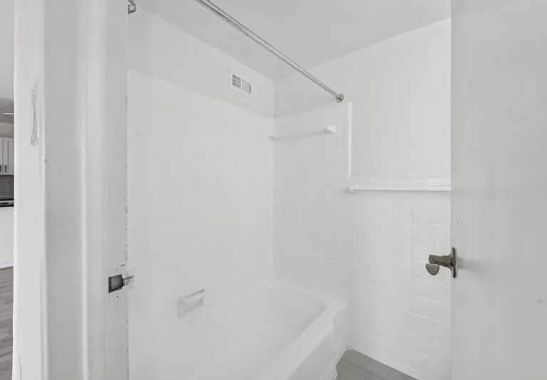 Ashlawn at Southern Towers — Photo 22