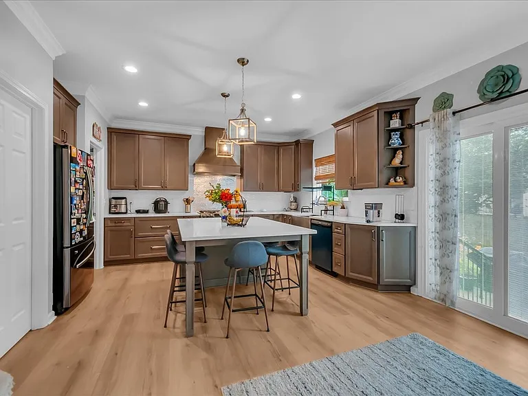6000 Thrush Ct — Photo 16
