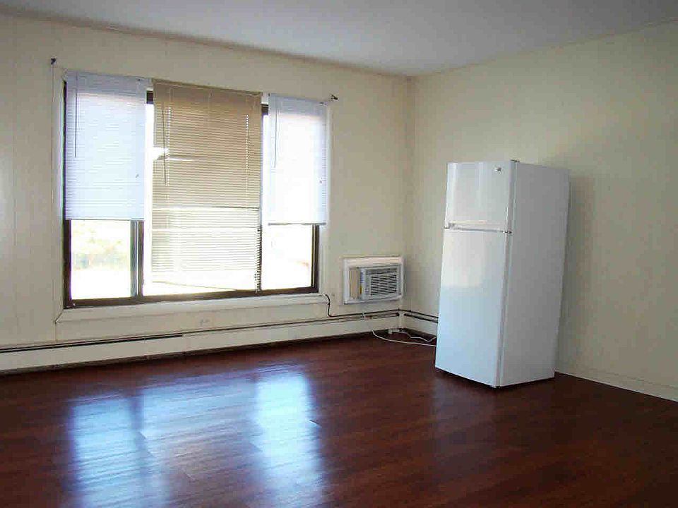 2nd image of 347 Hooker Ave