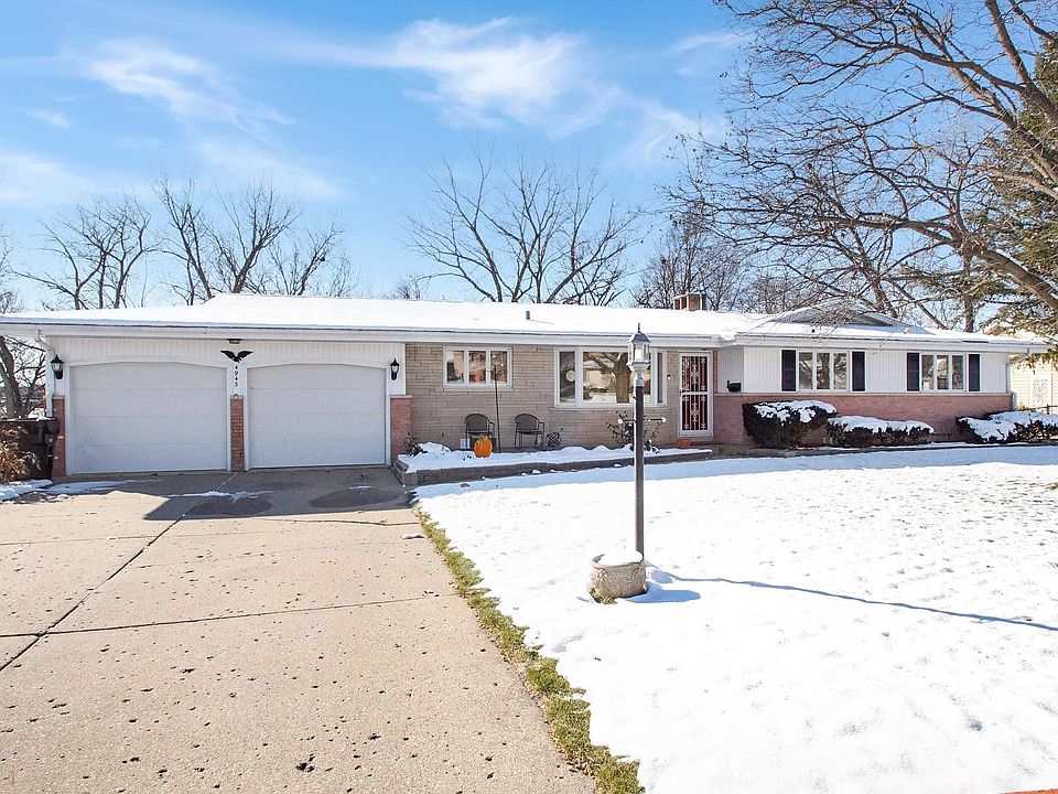 1st image of 4943 N Mansfield Dr
