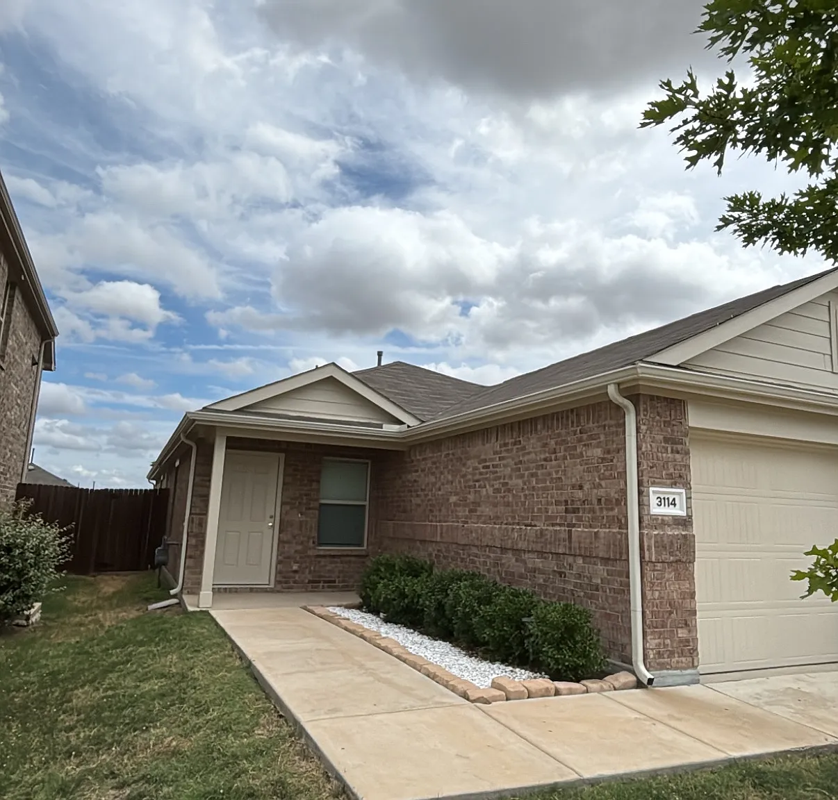 3 bed, 1500 sqft, $1,925 — Photo 2