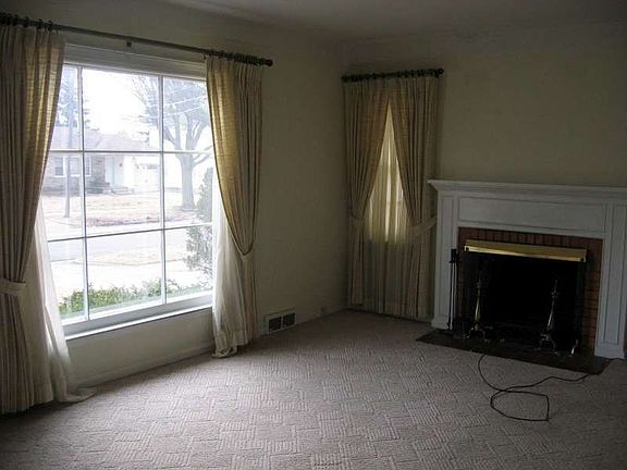 5th image of 1457 Hazen St SE