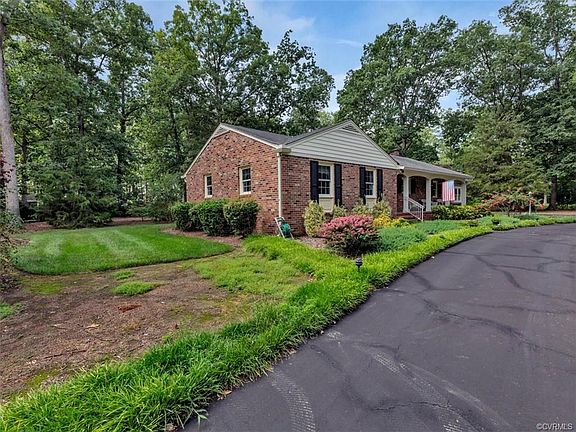 3rd image of 11101 Crooker Dr