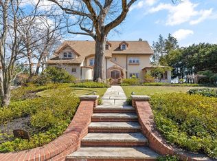 32 Everett Ave, Winchester, MA 01890