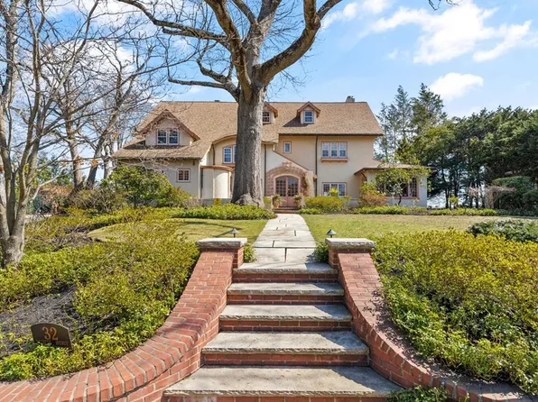 32 Everett Ave, Winchester, MA 01890