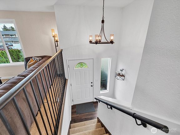3rd image of 12818 NE 135th Street