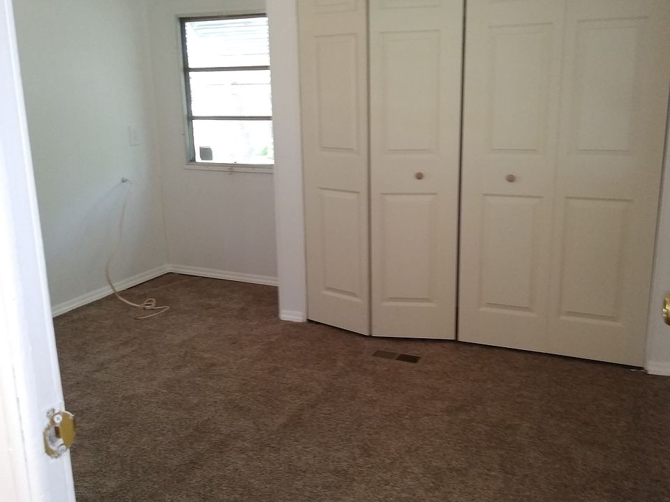 1st image of 115 Hill Cir