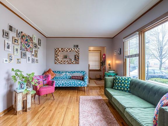 4th image of 2629 Manor Dr SE