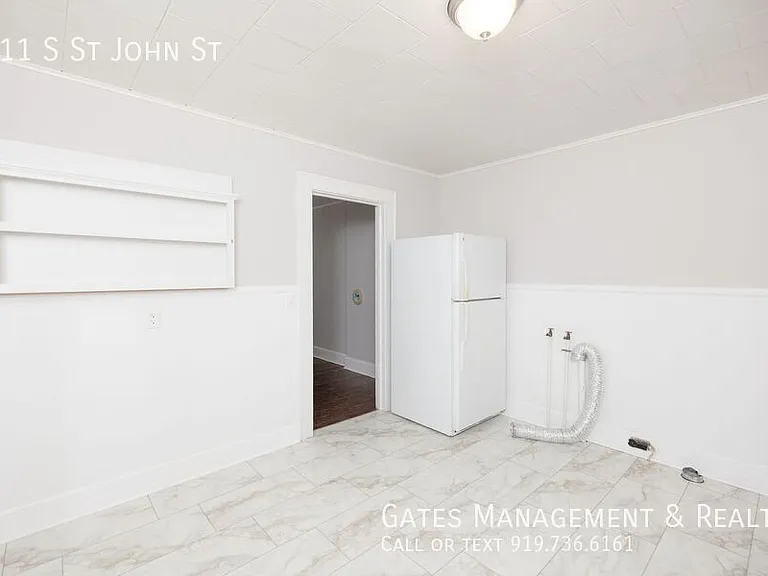 411 S Saint John St — Photo 10