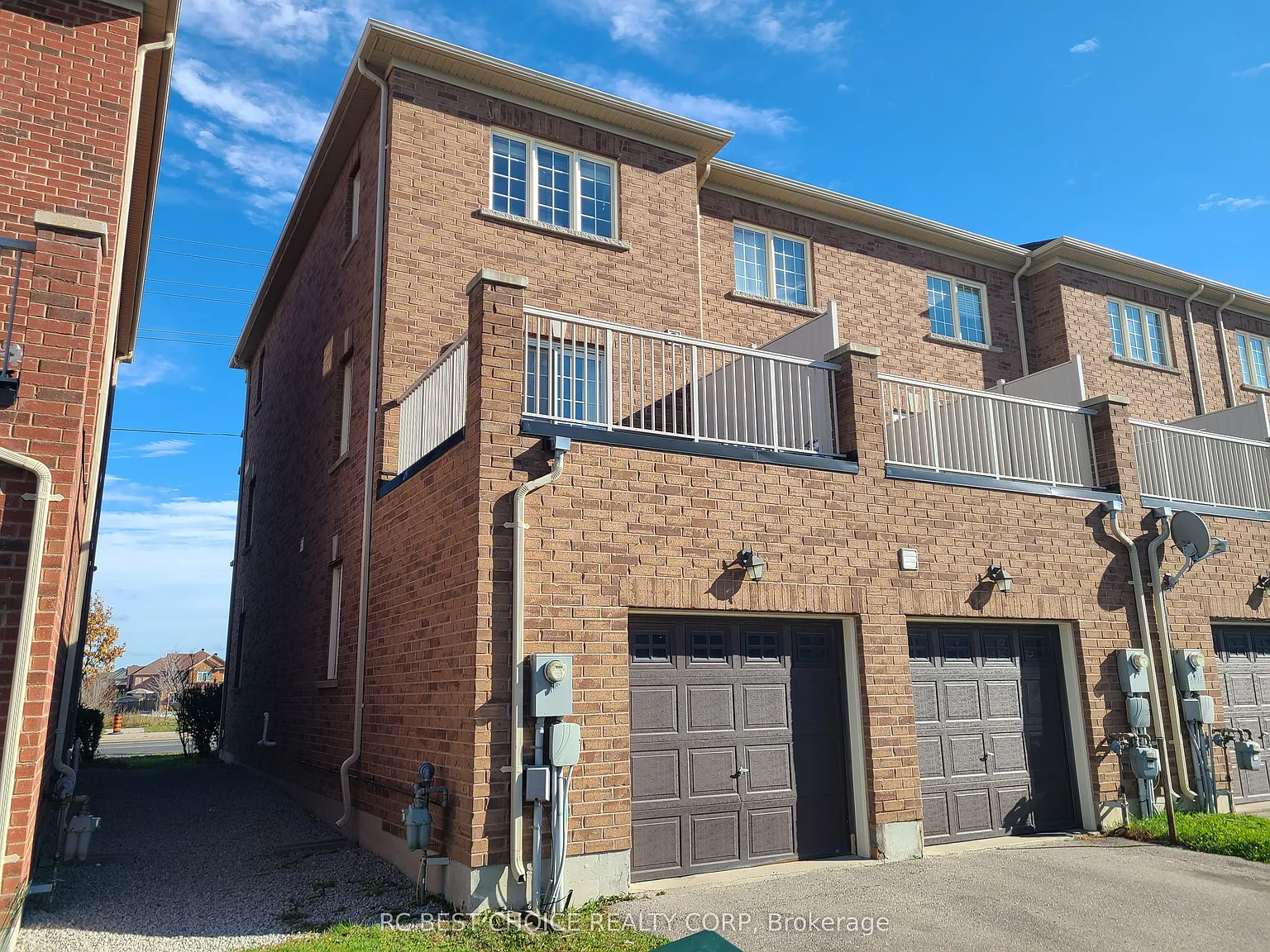 3 bed, $2,950 — Photo 2