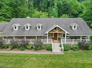 678 Riegelsville Rd, Milford, NJ 08848