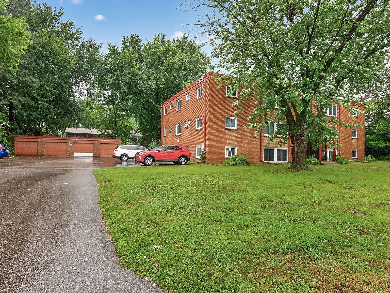 Bruhnding 970 43 1/2 Ave NE — Photo 2