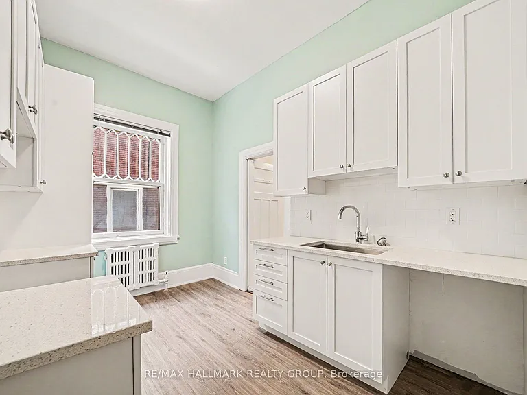 413 Elgin St #4 — Photo 14