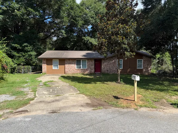 6460 Charleston Ct, Milton, FL 32570
