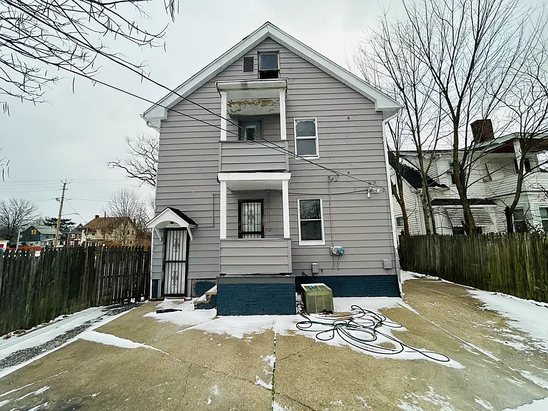 3266 E 140th St #1 — Photo 11