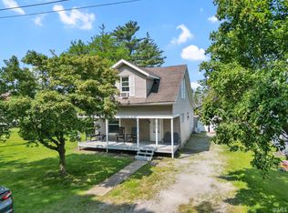 105 S James St, Milford, IN 46542