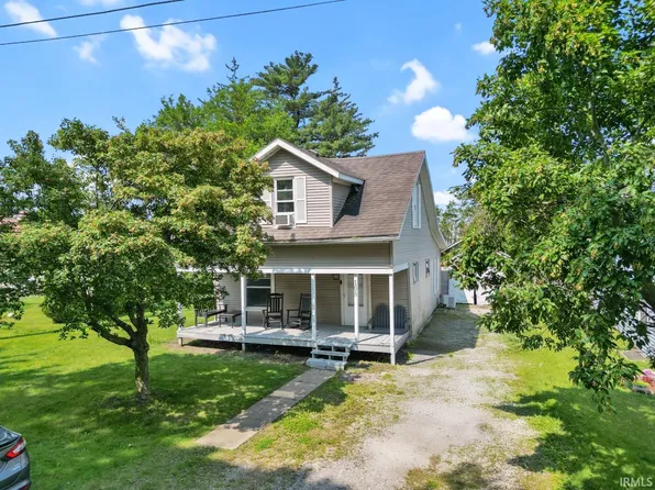 105 S James St, Milford, IN 46542