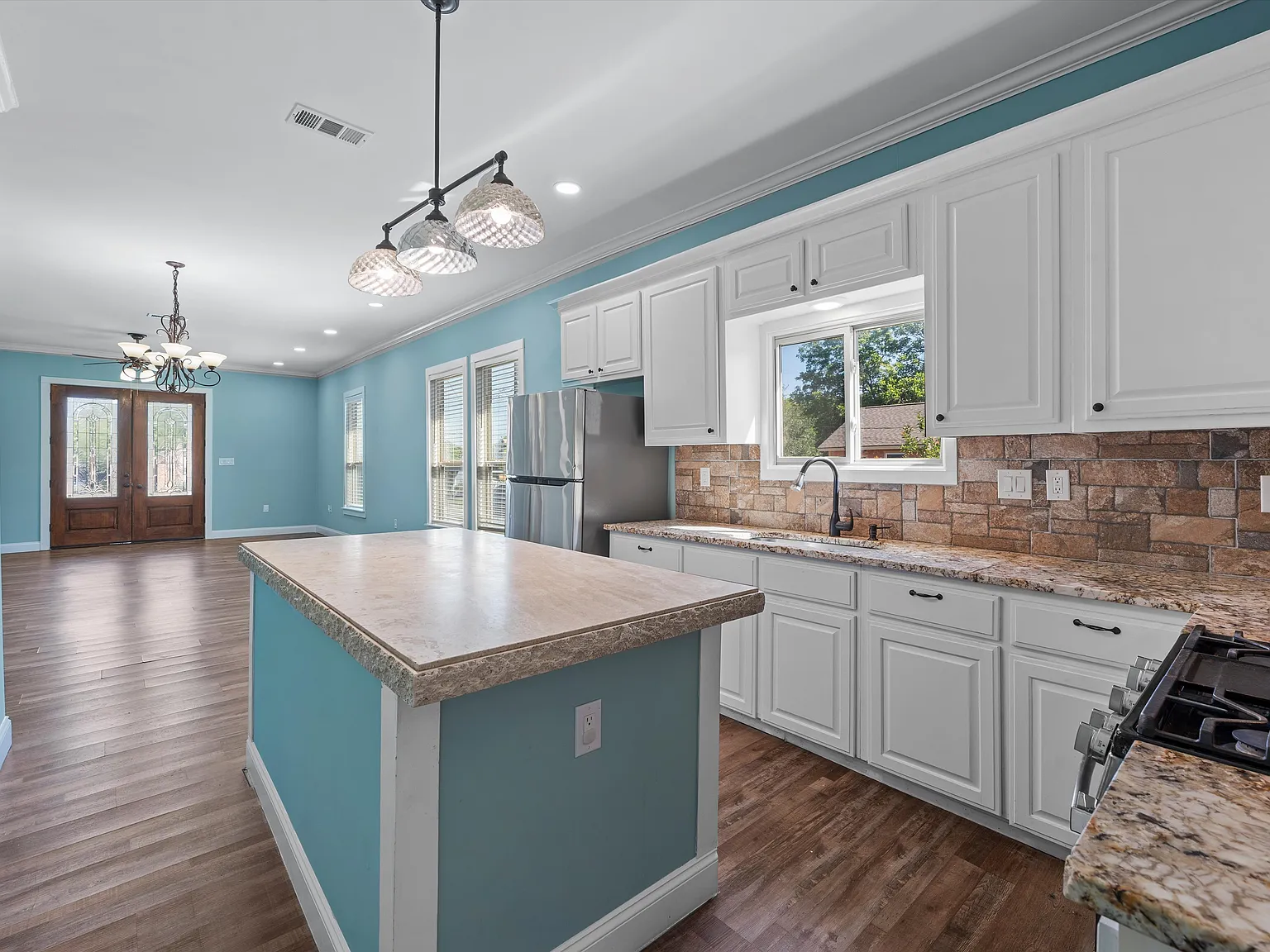 4 bed, 1628 sqft, $2,250 — Photo 4