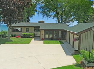 1401 Memorial Dr, Manitowoc, WI 54220