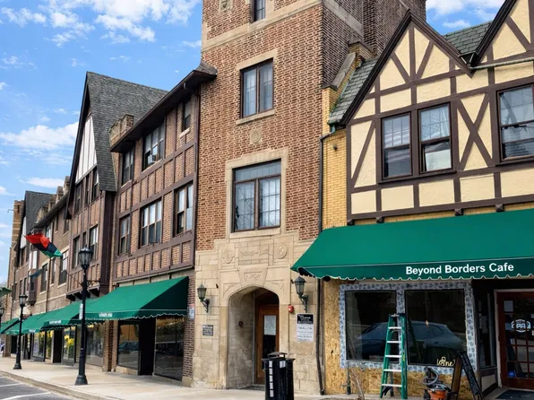 1038 Sterling Ave #304, Flossmoor, IL 60422