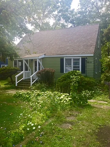 8918 Skyline Dr photo 1