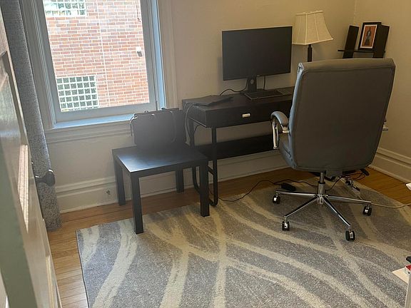5th image of 2842 N Sheffield Ave APT 3R