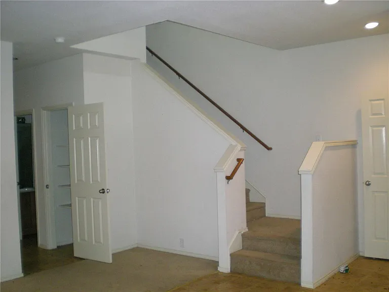 2224 Stonepark Pl — Photo 7