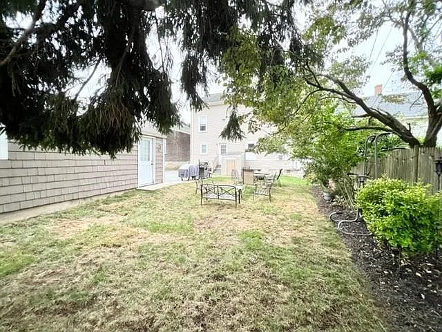 10 Hammond St #B — Photo 23